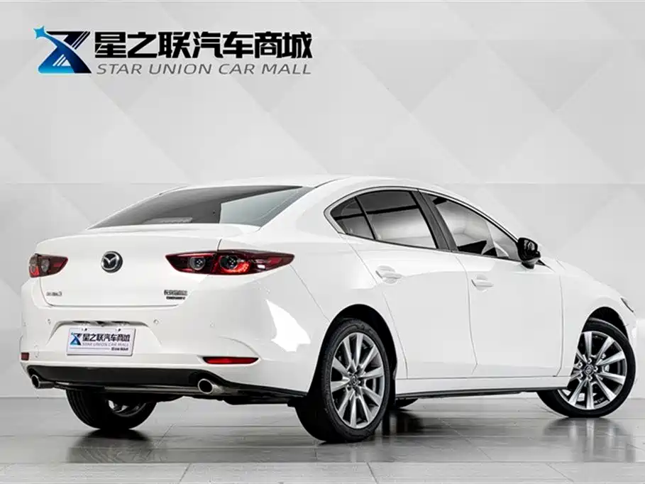 Mazda 3 Axela 2021 — фото 6