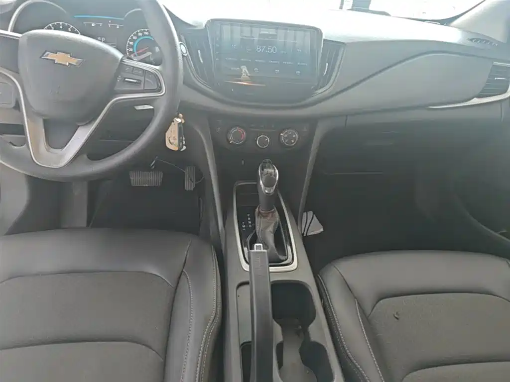 Chevrolet Cavalier 2018 — фото 13