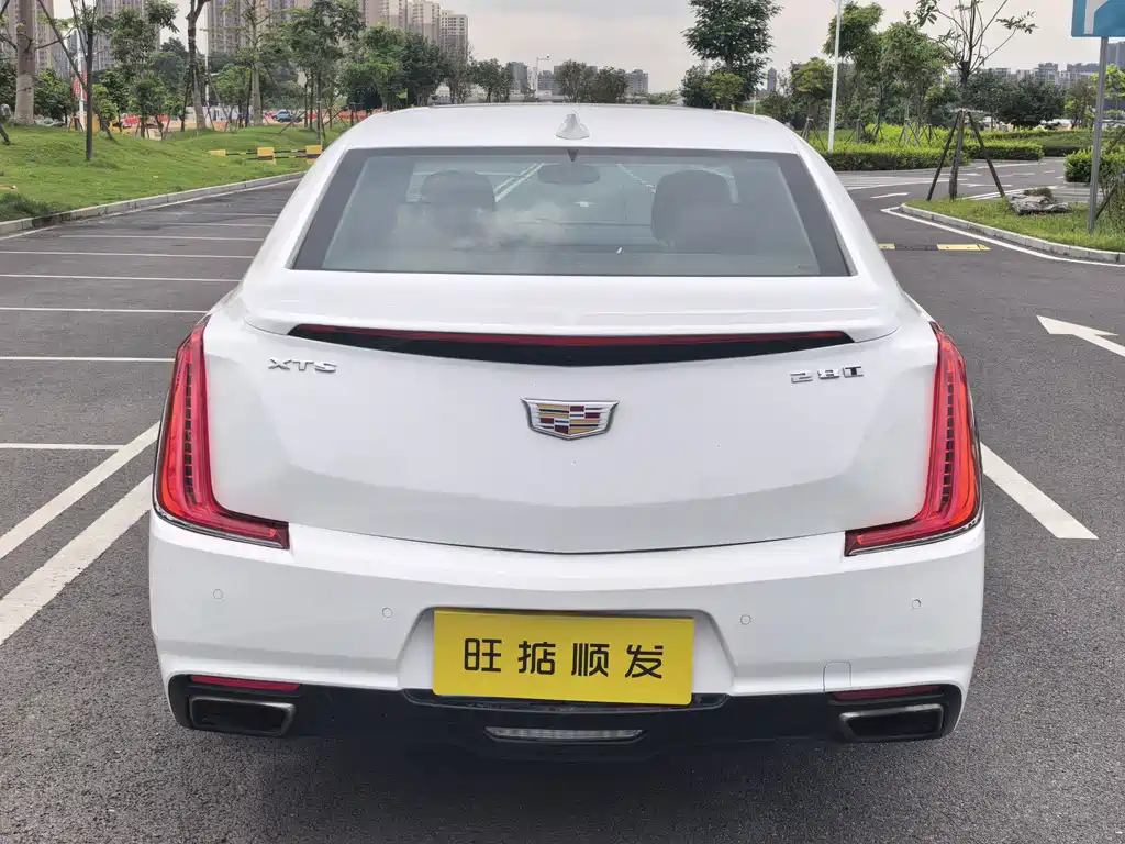 Cadillac XTS 2018 — фото 33