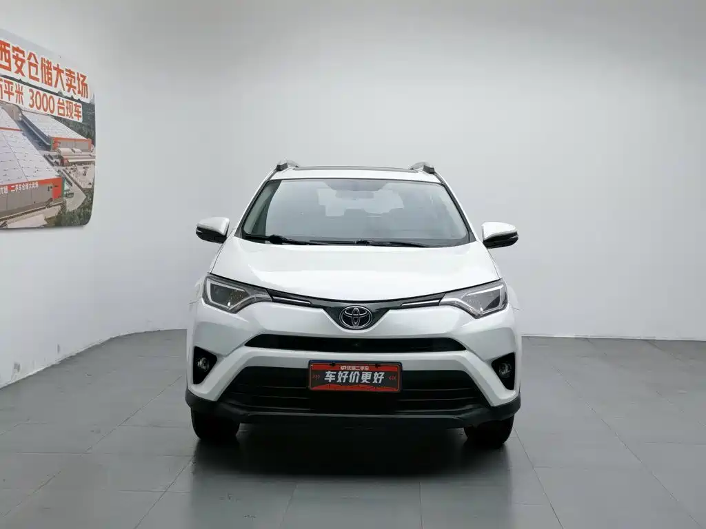Toyota RAV4 2018 — фото 3
