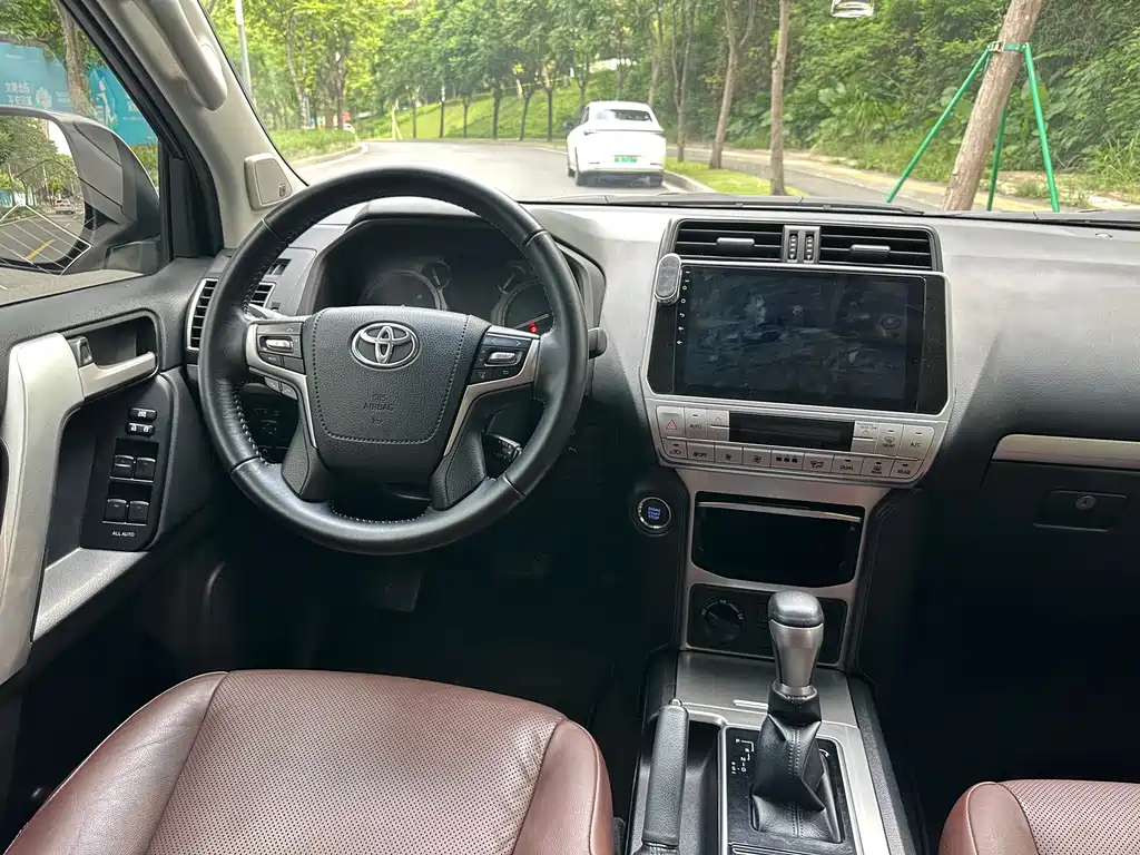 Toyota Prado 2018 — фото 12