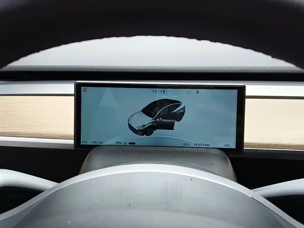 Tesla Model Y 2021 — фото 12