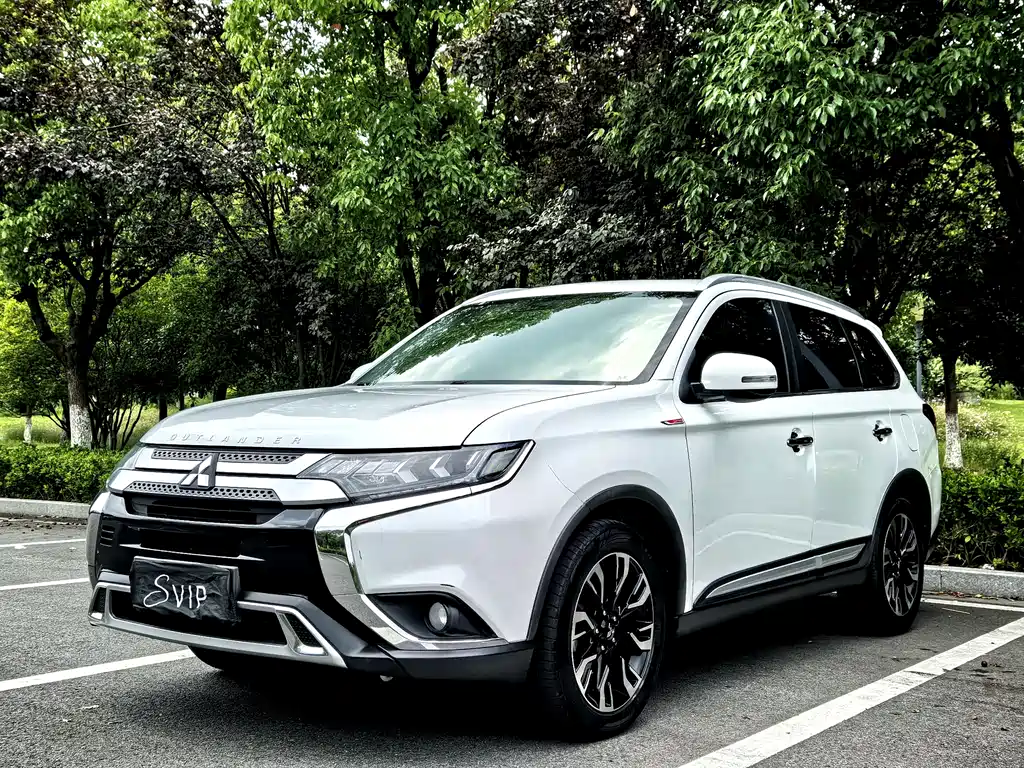 Mitsubishi Outlander 2020
