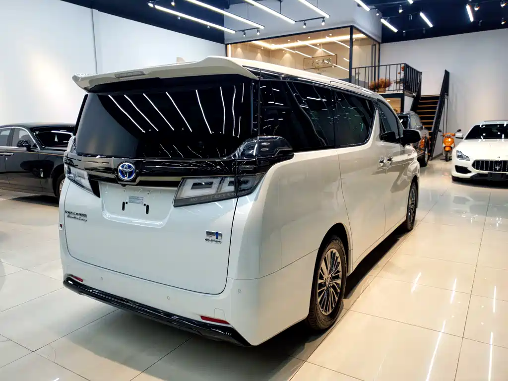 Toyota Vellfire 2021 — фото 6