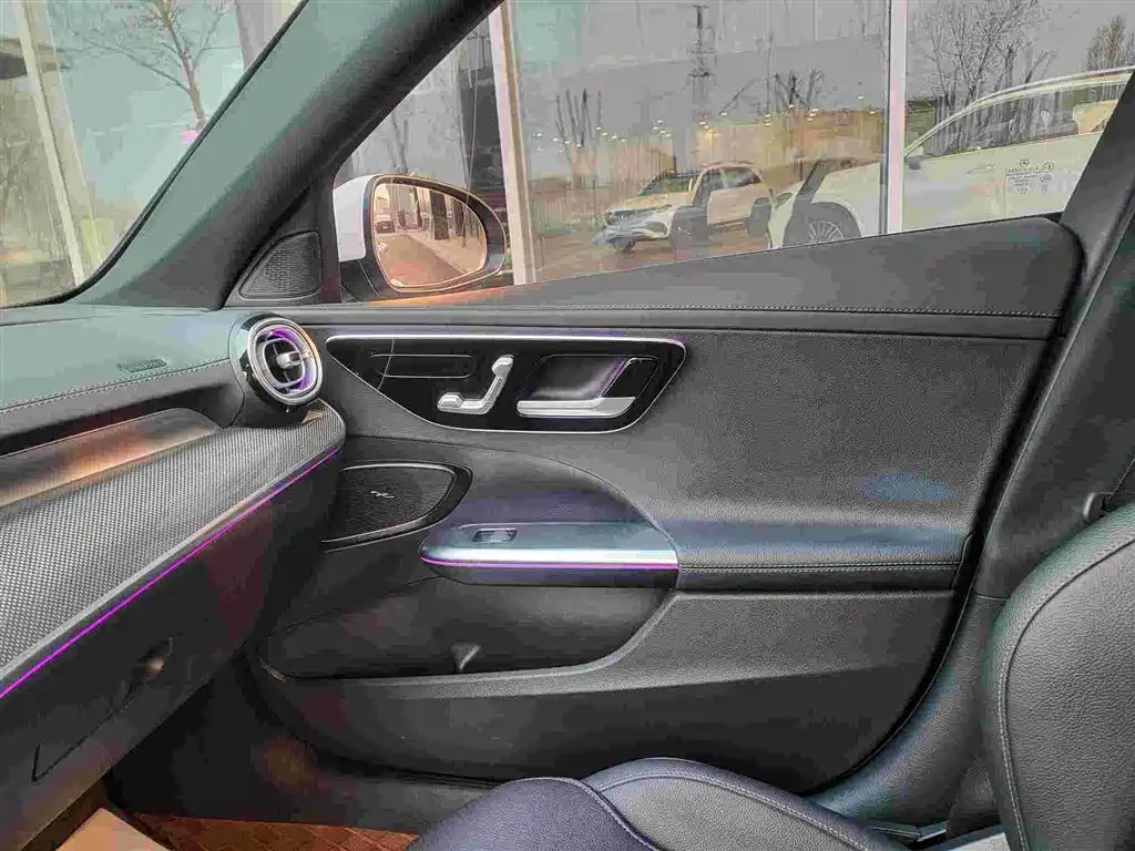 Mercedes-Benz C-Class 2024 — фото 14