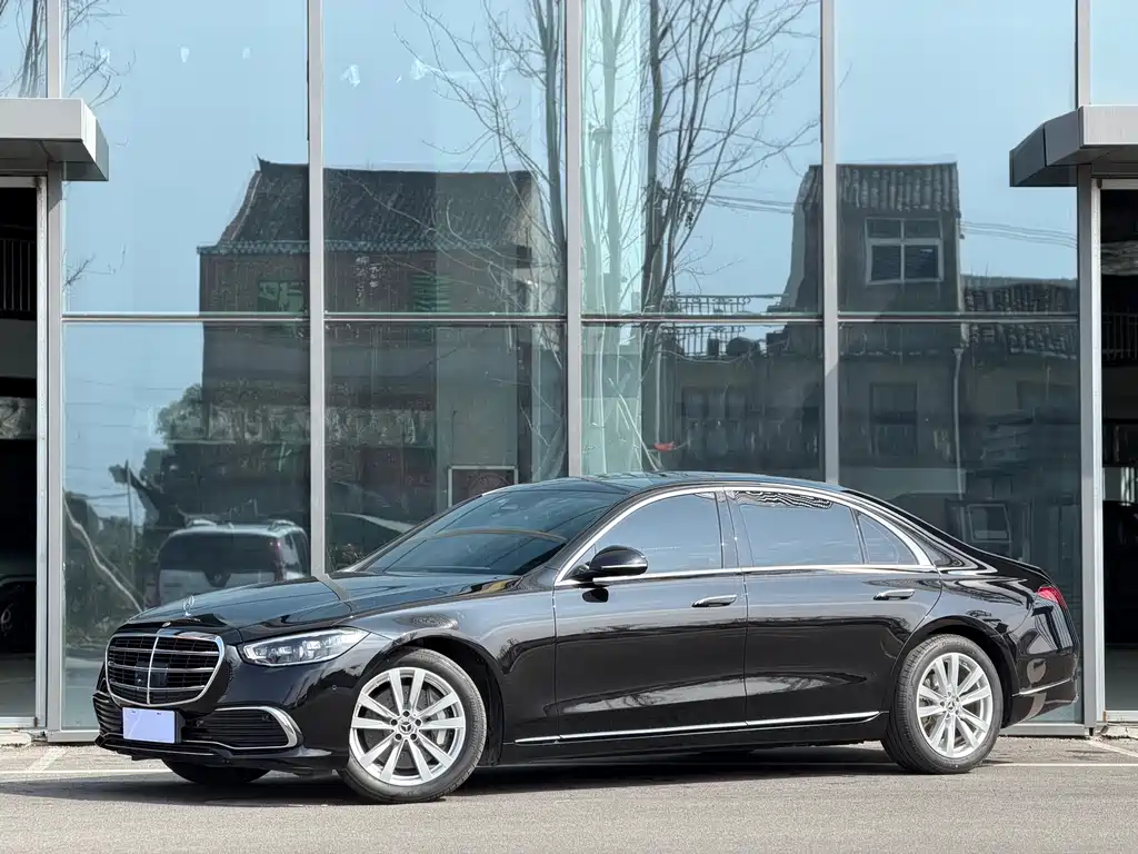 Mercedes-Benz S-Class 2025 — фото 1