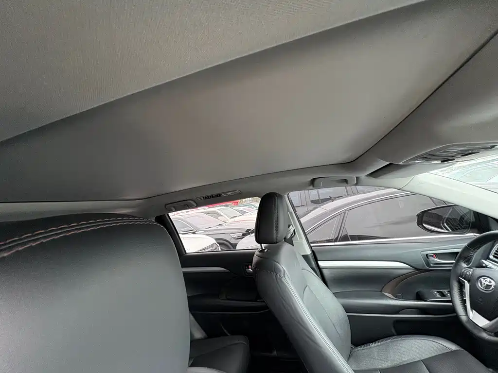 Toyota Highlander 2020 — фото 16