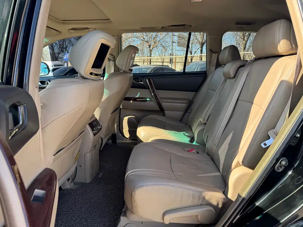 Toyota Highlander 2014 — фото 12