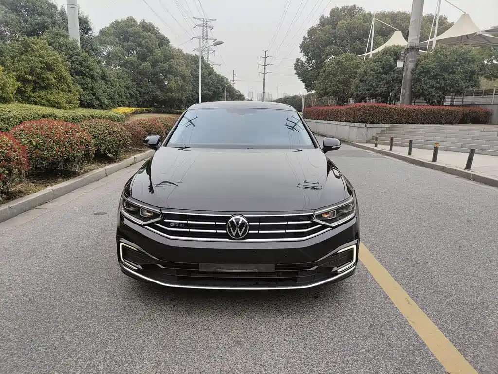 Volkswagen Magotan GTE PHEV 2022 — фото 2