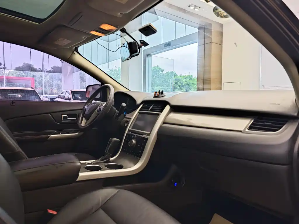 Ford Edge 2015 — фото 31