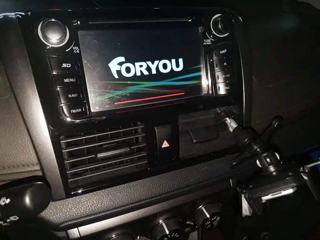 Toyota Yaris L 2014 — фото 10