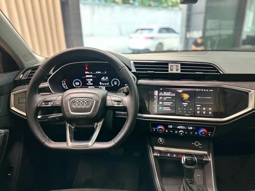 Audi Q3 2022 — фото 10