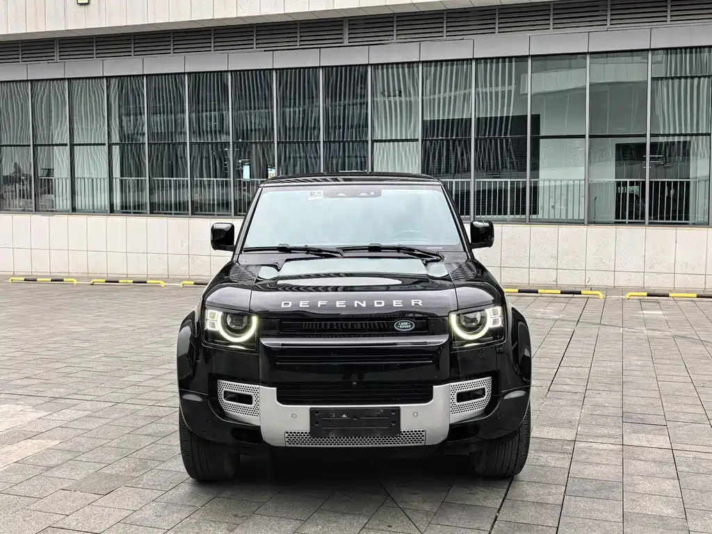 Land Rover Defender 2022