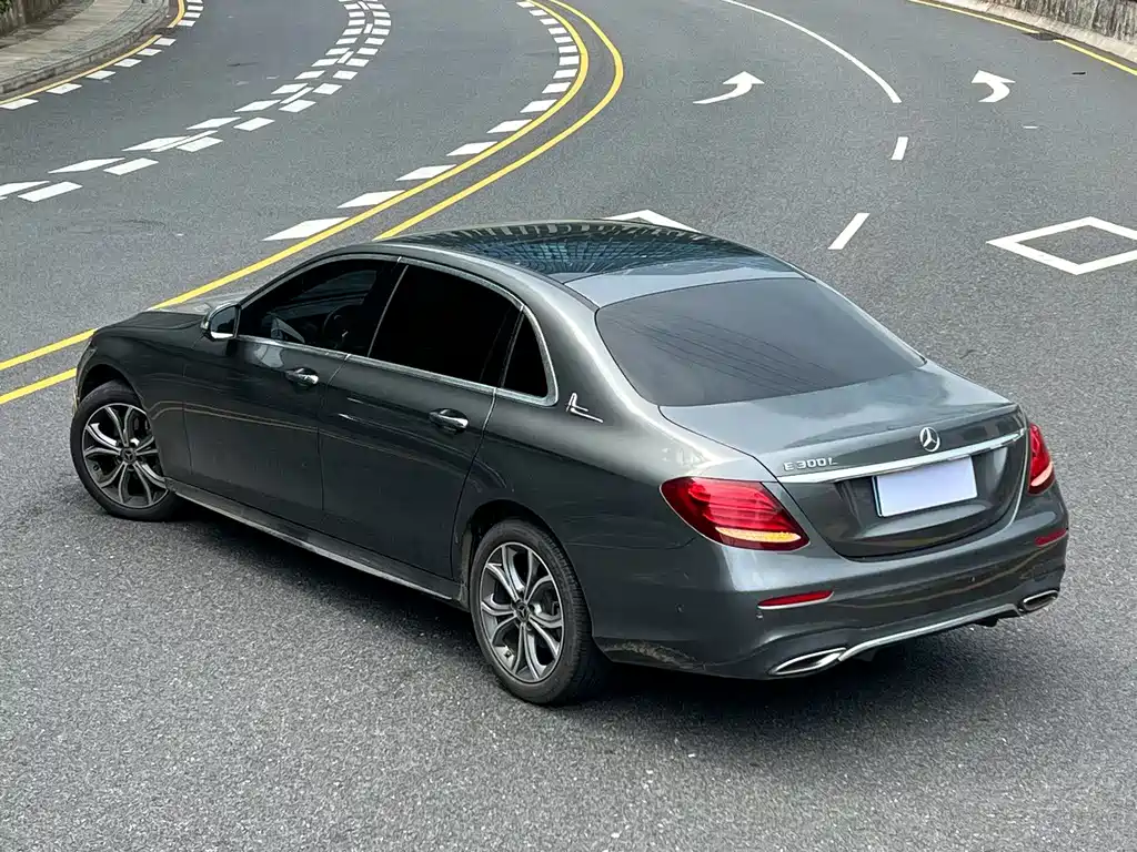 Mercedes-Benz E-Class 2020 — фото 9