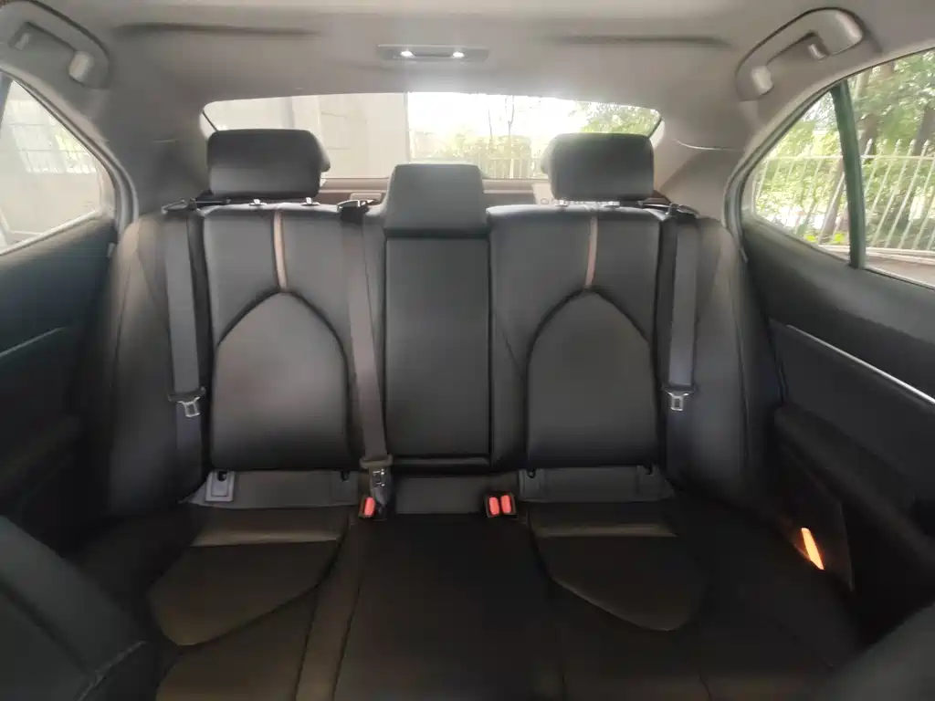 Toyota Camry 2021 — фото 13