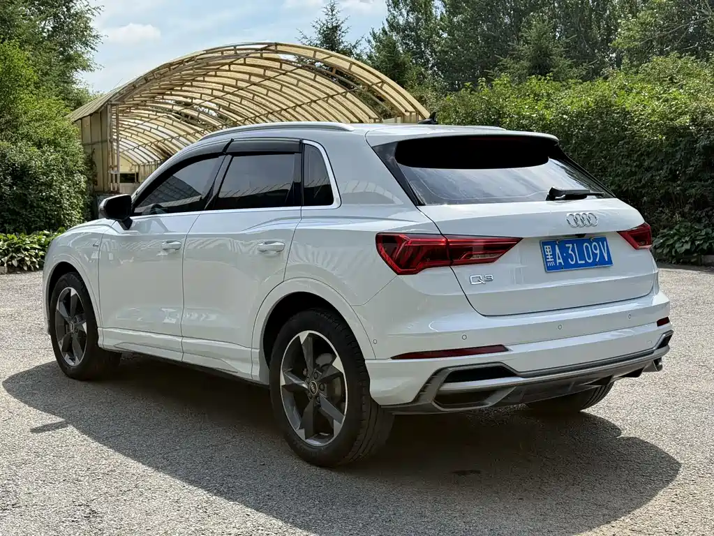 Audi Q3 2022 — фото 25