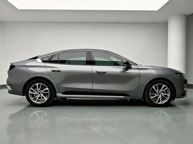 Ford Mondeo 2023 — фото 11