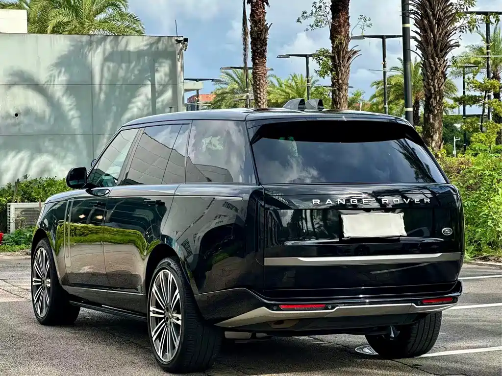 Land Rover Range Rover 2023 — фото 12