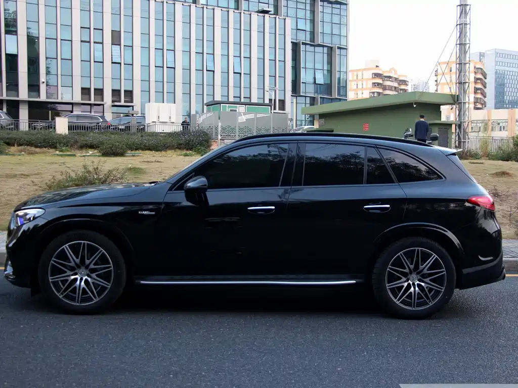 Mercedes-Benz GLC AMG 2025 — фото 3