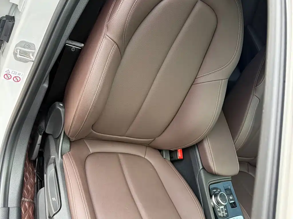 BMW 1 Series 2022 — фото 10