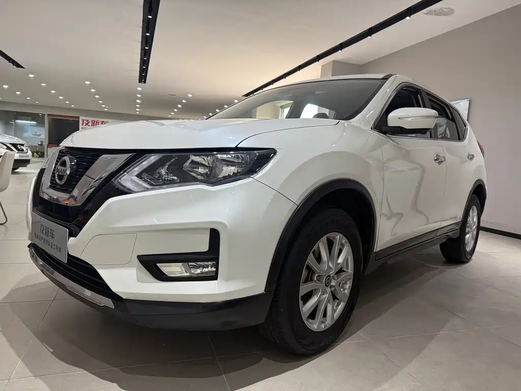 Nissan X-Trail 2018 — фото 1