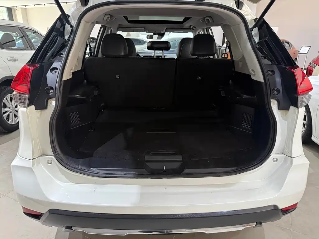 Nissan X-Trail 2018 — фото 12