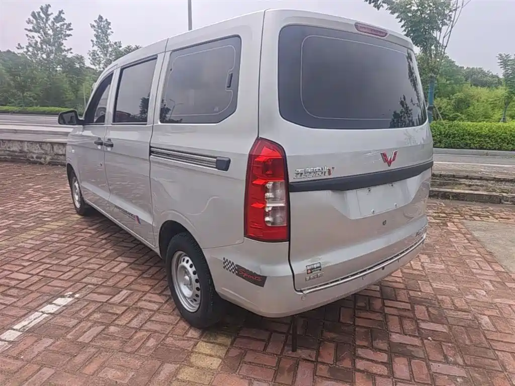 Wuling Hongguang V 2022 — фото 5