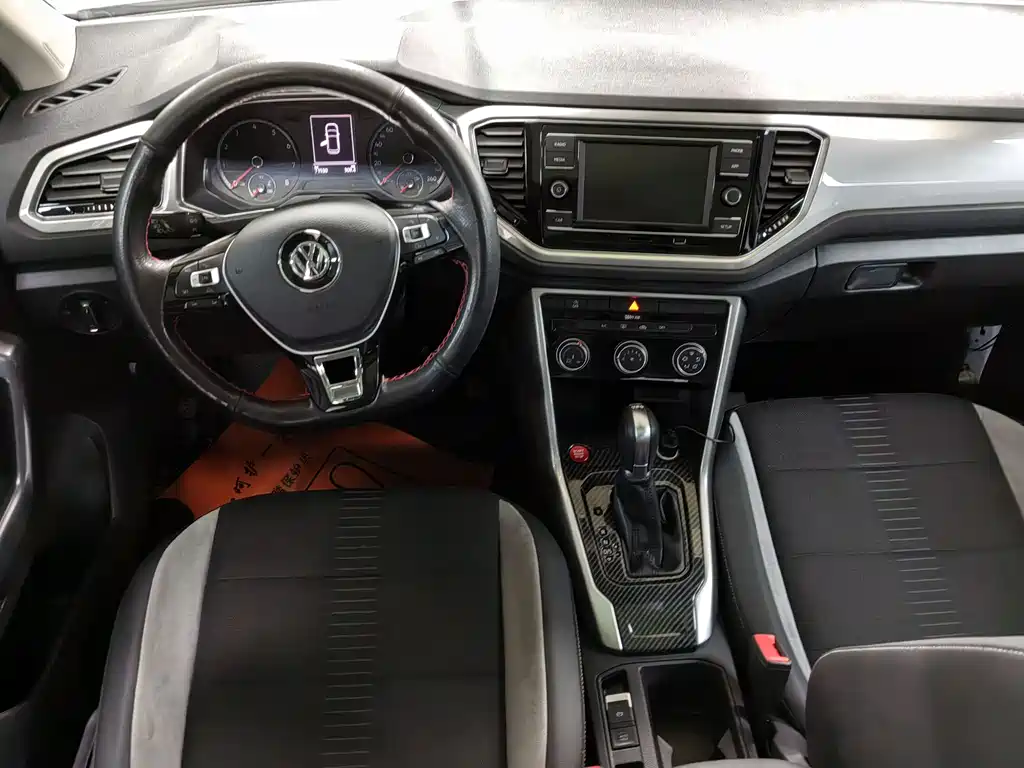 Volkswagen T-Roc 2019 — фото 10
