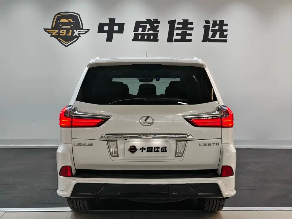 Lexus LX 2017 — фото 15