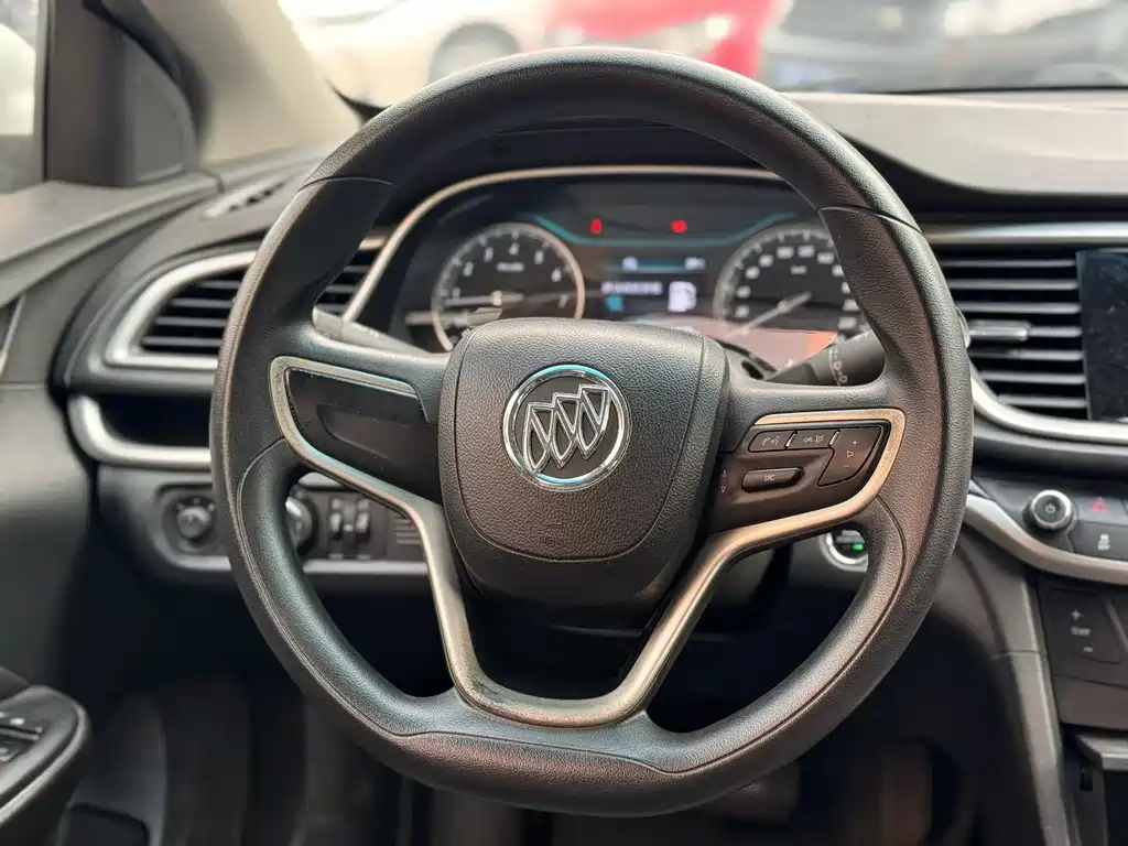 Buick Excelle 2015 — фото 2