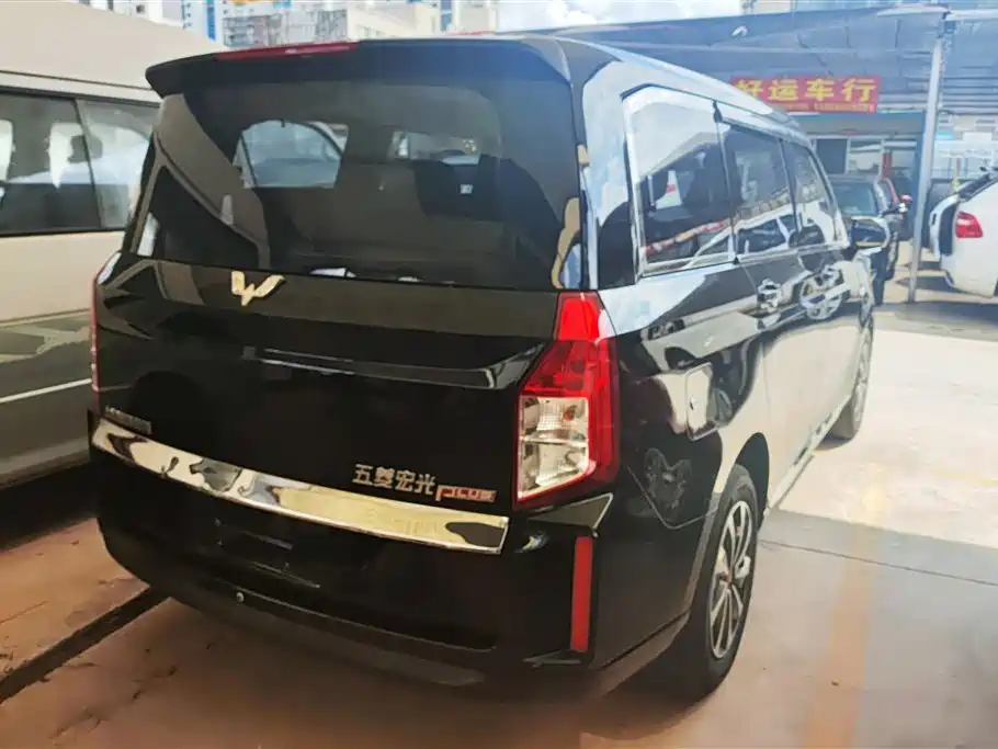 Wuling Hongguang PLUS 2021 — фото 3