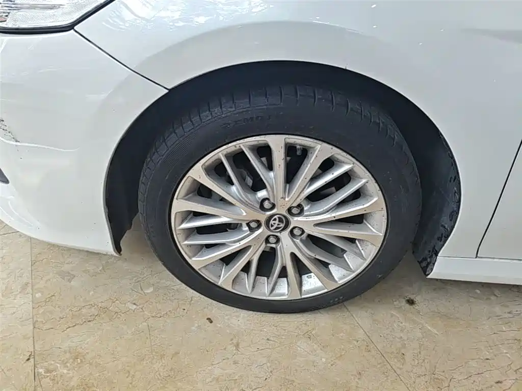 Toyota Camry 2019 — фото 23