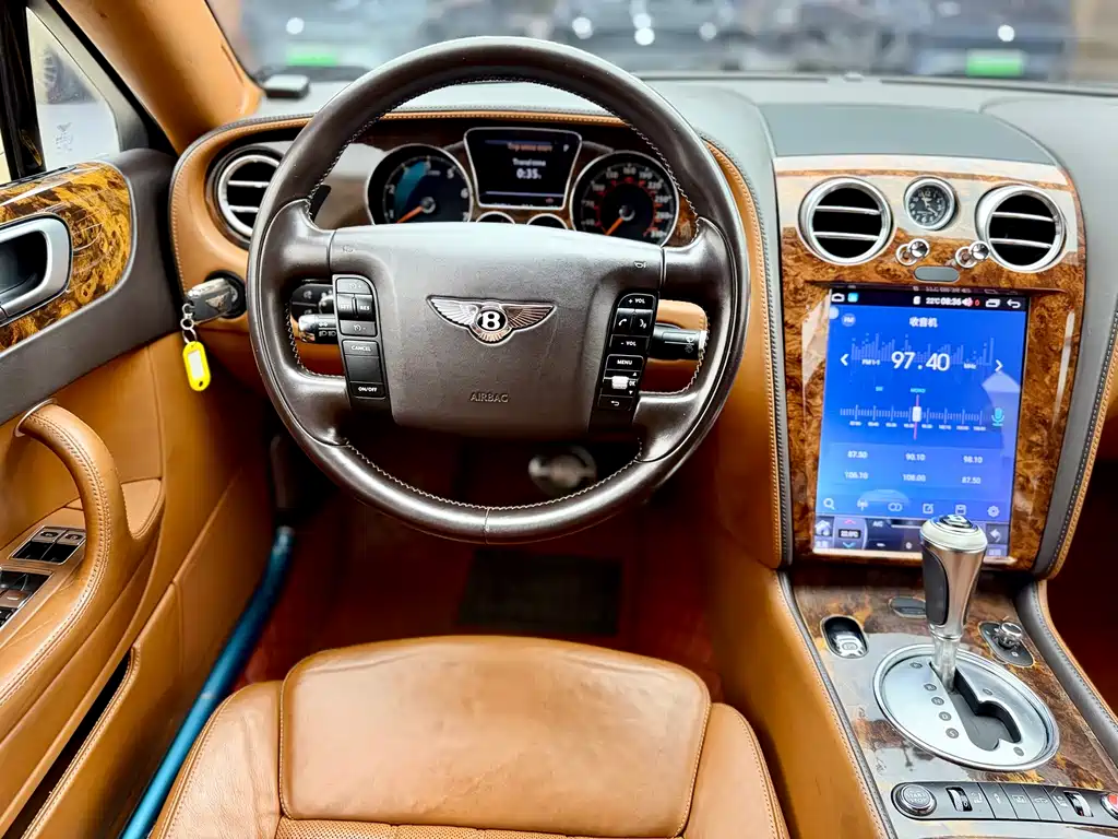 Bentley Flying Spur 2012 — фото 15