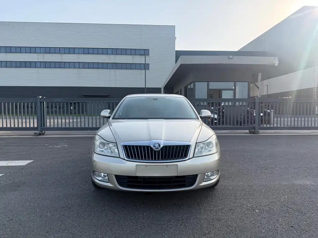 Skoda Octavia 2013 — фото 2