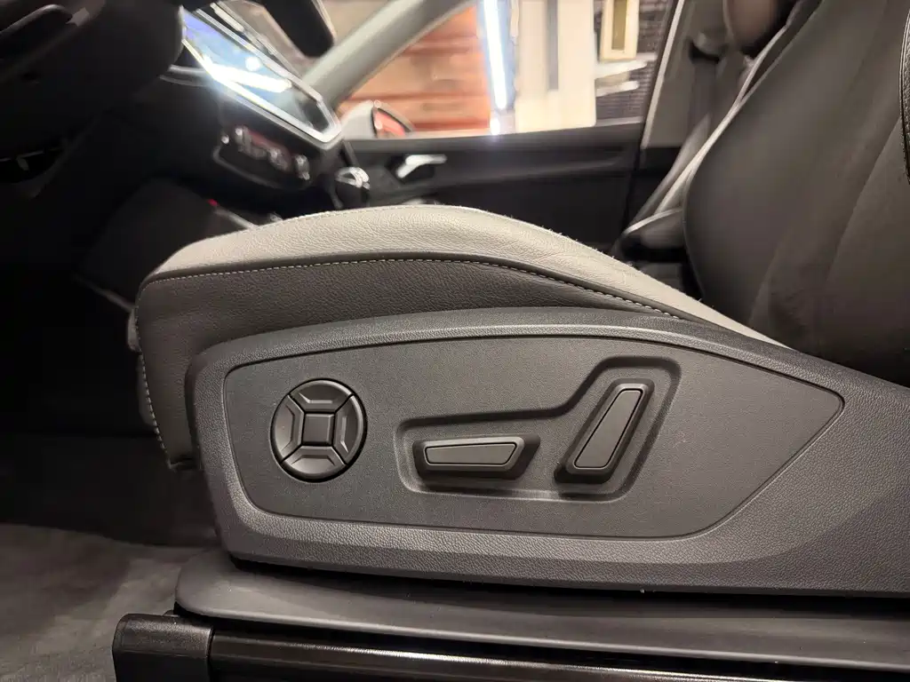 Audi Q3 2023 — фото 14