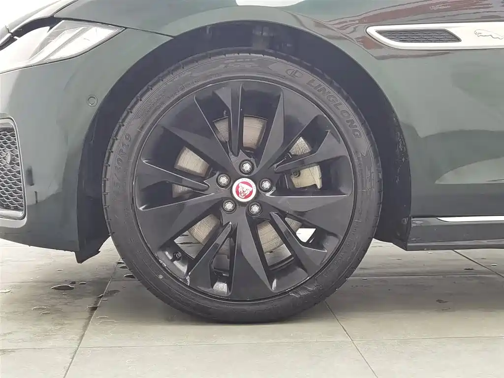 Jaguar XFL 2022 — фото 17