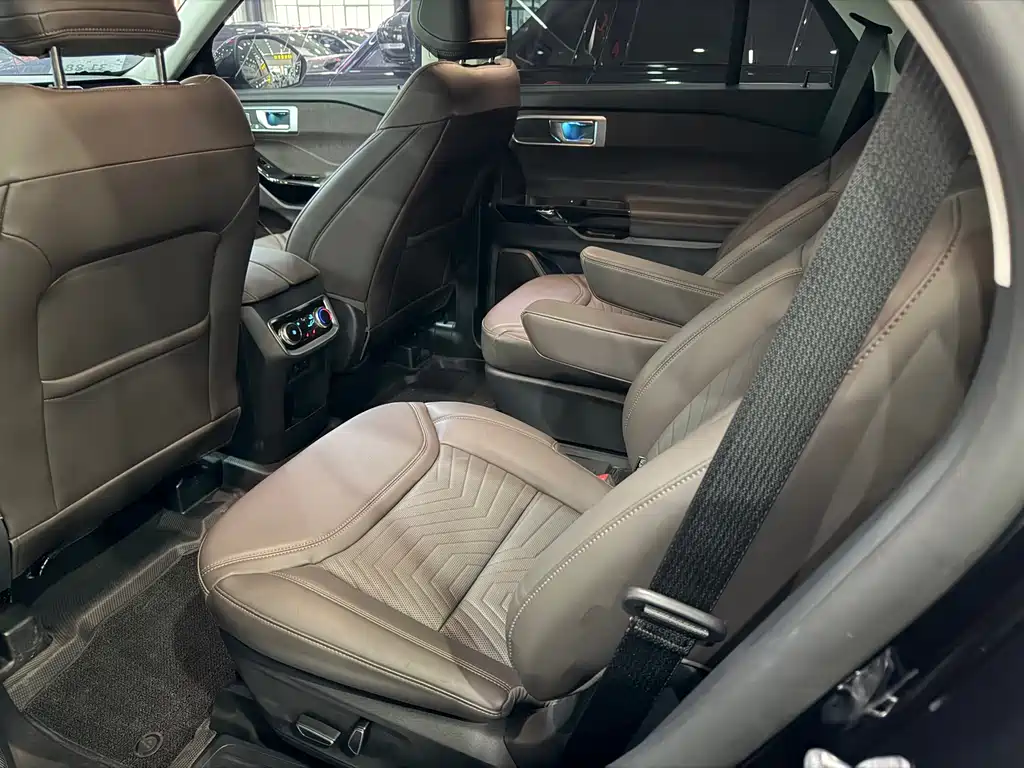 Ford Explorer 2025 — фото 14