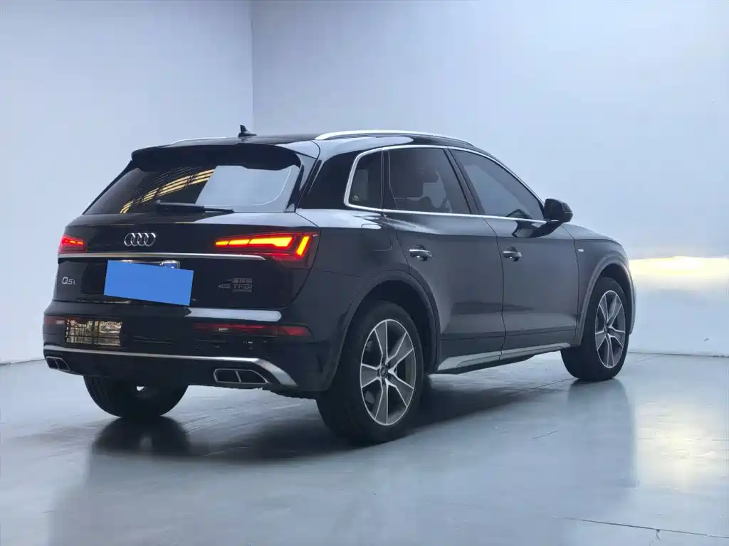 Audi Q5L 2023 — фото 8