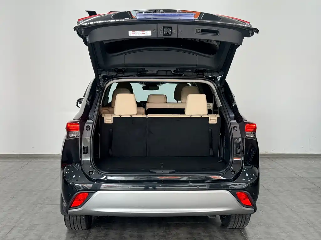 Toyota Highlander 2022 — фото 17