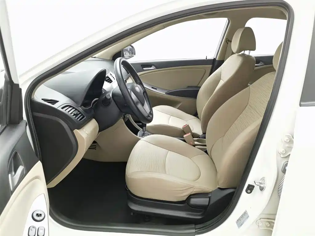 Hyundai Verna 2016 — фото 10