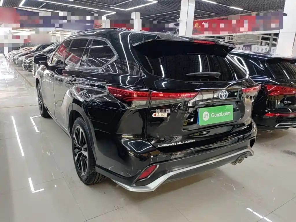 Toyota Crown Kluger 2022