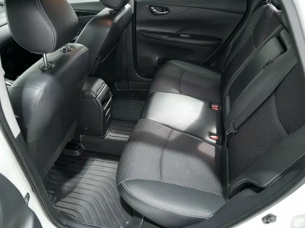 Nissan Tiida 2019 — фото 14