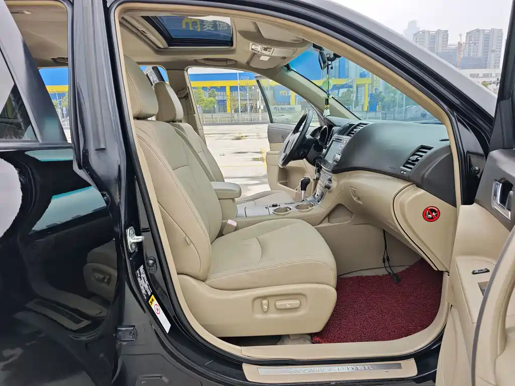 Toyota Highlander 2010 — фото 15