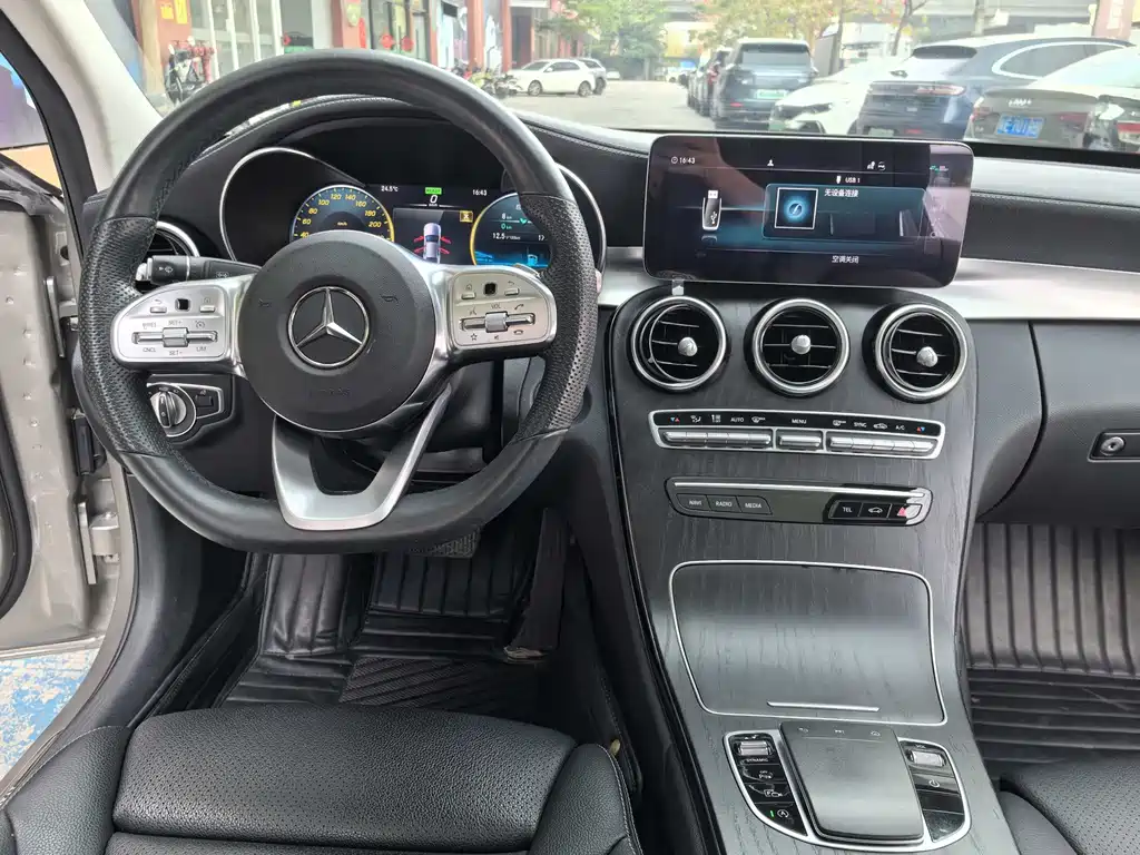 Mercedes-Benz C-Class 2021 — фото 13