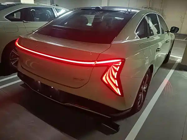 Hongqi EH7 2026