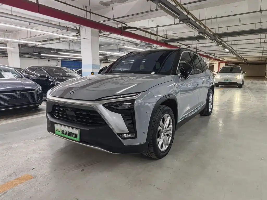 NIO ES8 2021