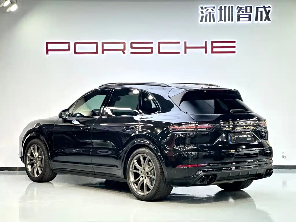 Porsche Cayenne 2023 — фото 9