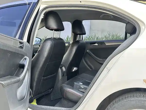 Volkswagen Sagitar 2014