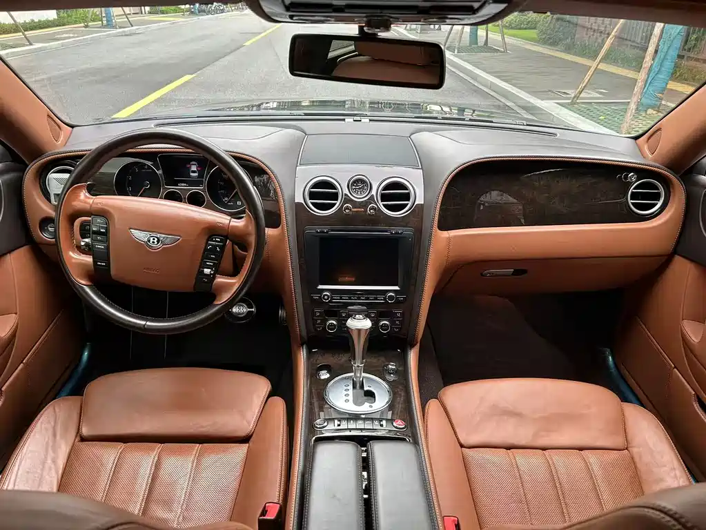 Bentley Flying Spur 2012 — фото 11