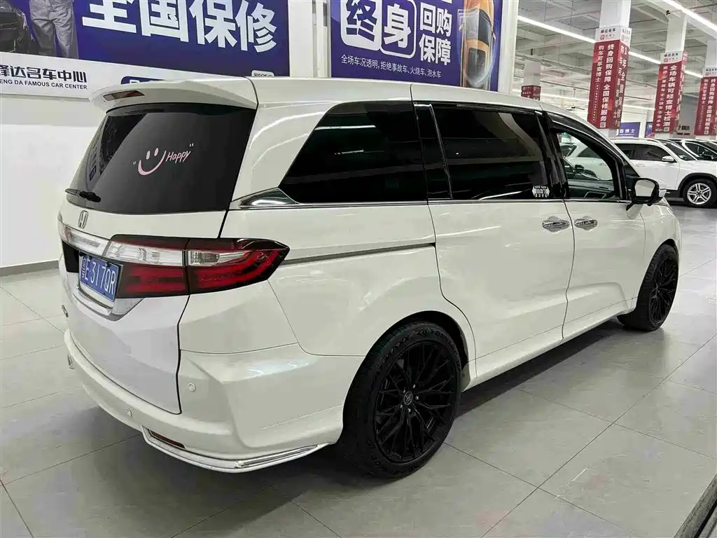 Honda Odyssey 2015 — фото 5